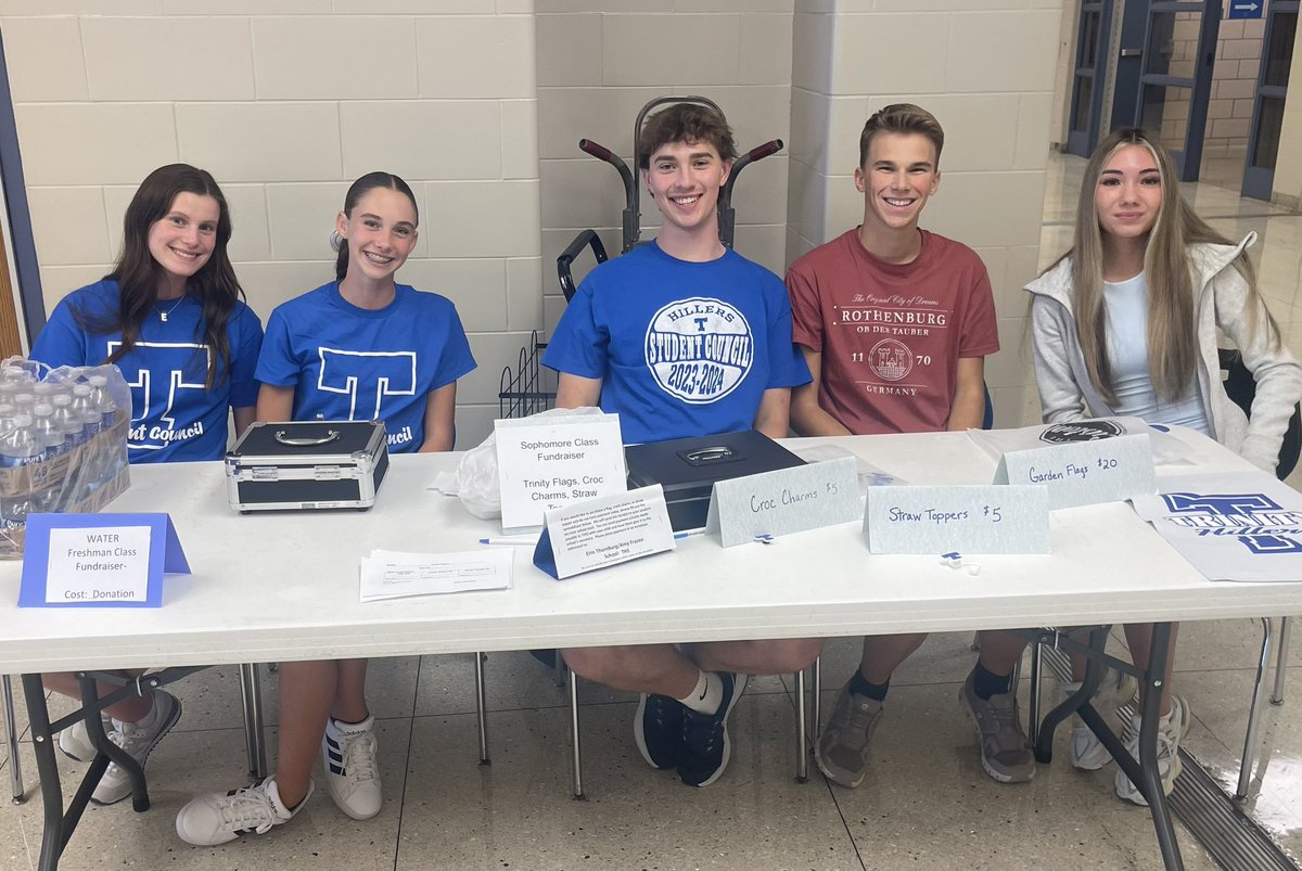 TRINITY_MLUCAS's tweet image. What a night at Trinity High! 🙌 Teachers are fired up, parents are all smiles. Meet the Teacher Night is a hit! #TrinityStrong