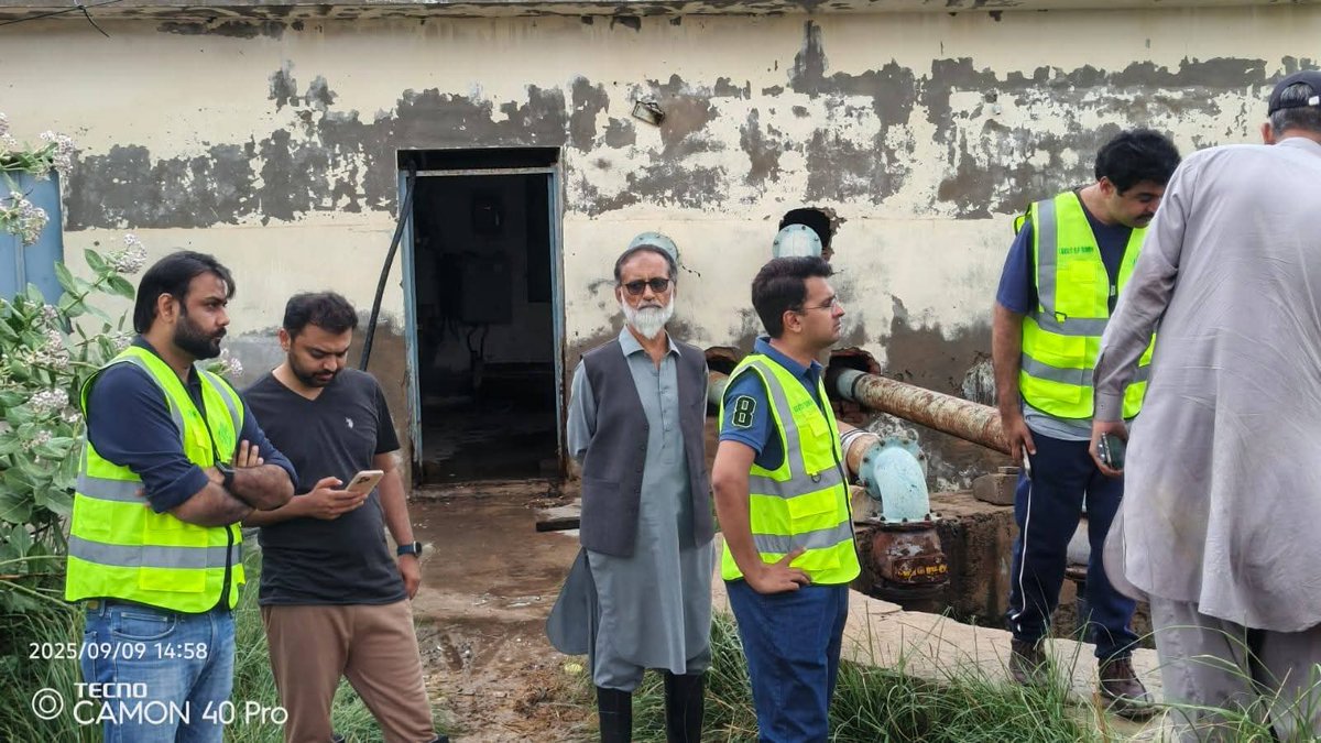 SameerKalyarPSF's tweet photo. Mayor Hyderabad @KashifShoroPPP   DC Zain-ul-Abideen Memon, Municipal Commissioner Zahoor Ahmed Lakhon, and CEO Tufail Abro inspected Tulsidas Pumping Station to ensure Hyderabad’s drainage is ready amid ongoing heavy rains. https://t.co/VzncAS9935