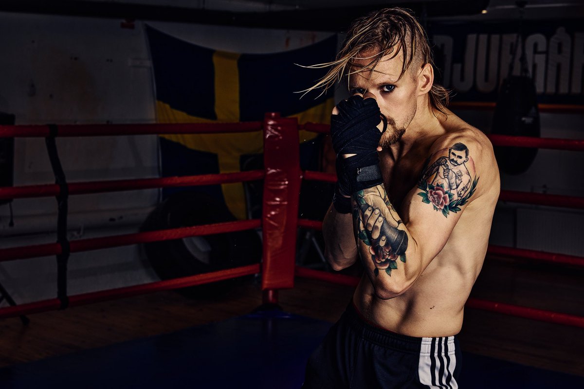 Photo &amp; video shoot today for the new single cover 🥊 Back at the boxing club where I first started in 2005🔥 Can’t wait to share this with you - more info soon! #music #video #photo #erikgrönwall #boxing #newmusic
