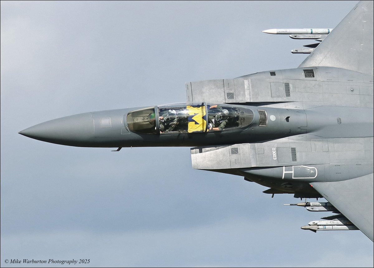 _MikeWarburton's tweet image. `Shark` flight in the #MachLoop 05/09/25 #Wales #aircraft #fighterjet @CanonUKandIE @48thFighter @RAFLakenheath1 #military #F15E #Liberty #USAF #transport #jet #fast #speed #flying @Lakenheath #Michigan @visit_eryri
