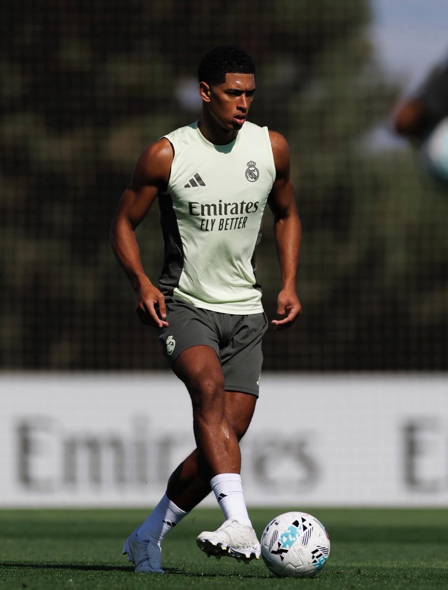 Jude Bellingham via iG : "Après 8 semaines…je suis enfin de retour sur les terrains avec mes frères !" 🥹🤍