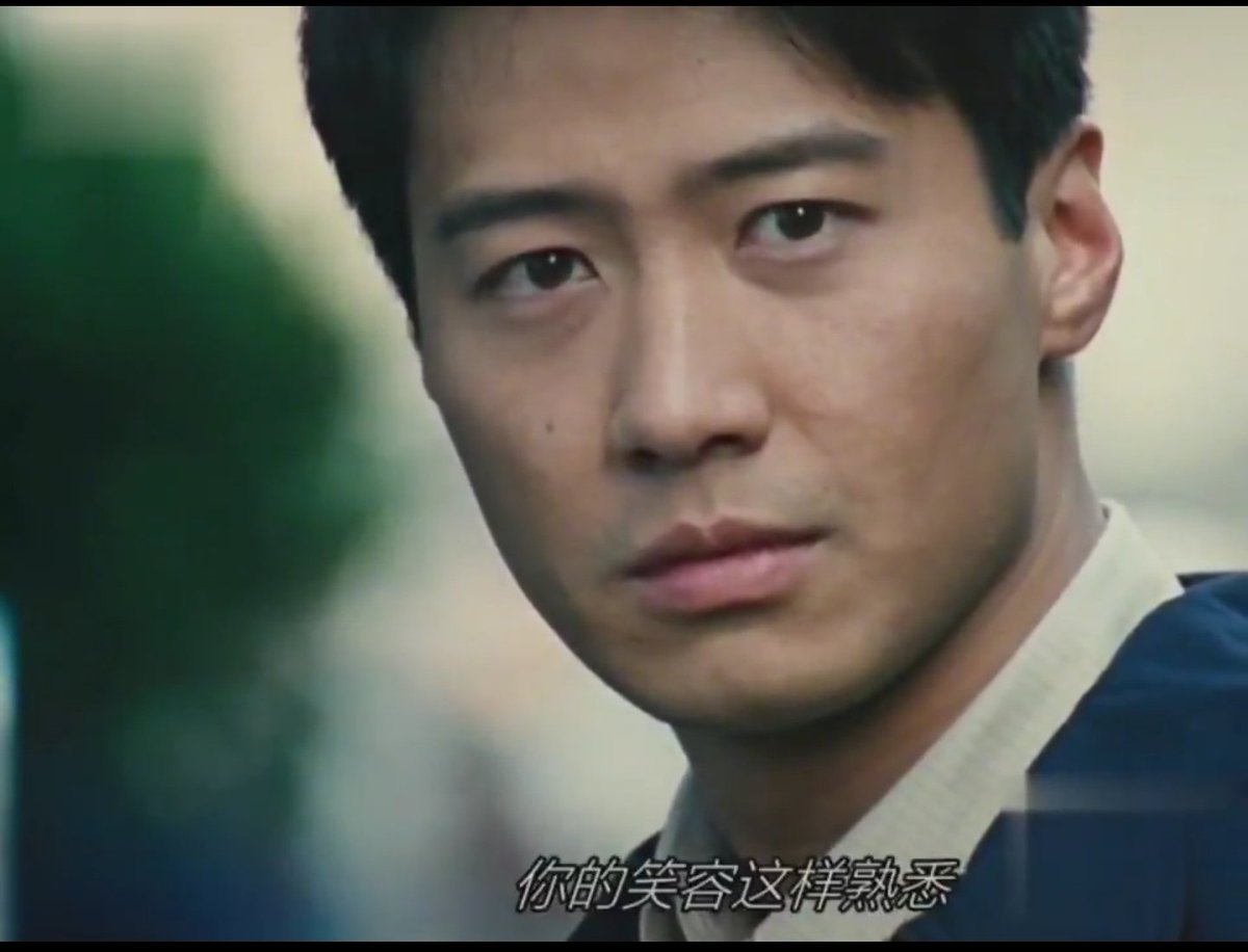 年轻时一直很喜欢黎明的，尤其是他在《人在边缘》的剧里，简直是帅呆了！直到某一天，一不小心注意到了他的耳朵，从此就像看大S那样，目光很难再移向他们脸上 的其他部位了……