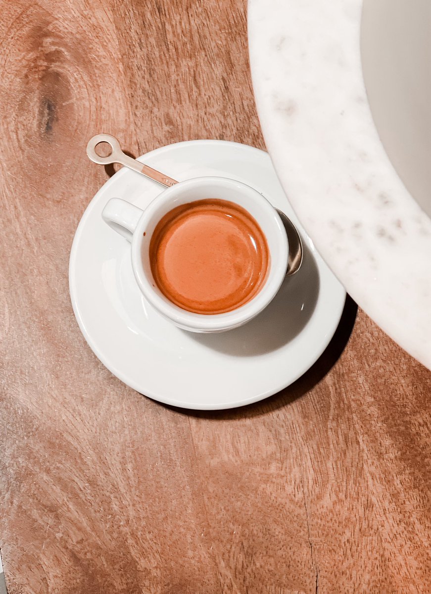 لَعَلَّها الأَيَّامُ تَبدو سَعيدةً، ولَعَلَّ غُصنًا مِنَ الأَحلامِ يَنبُتُ على ذِراعِك يا ديسَمبَر!