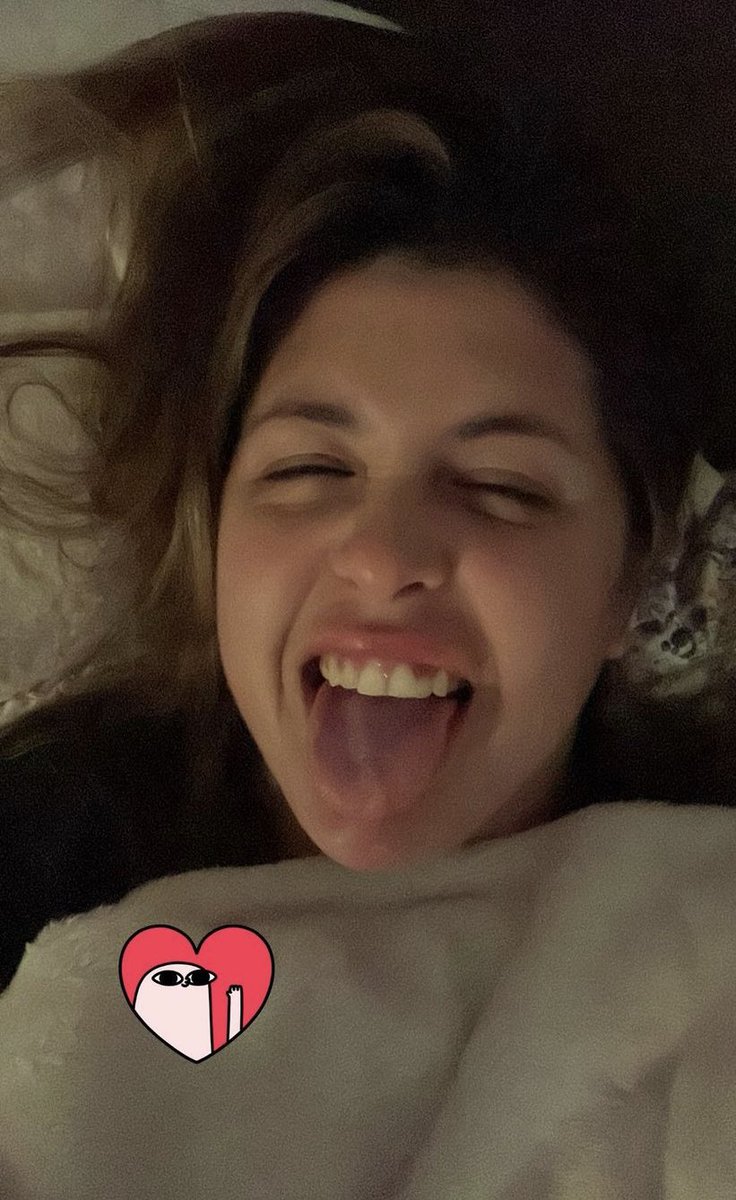 Main_Framme's tweet image. Oh yeah .. who’s wants to be right next to me ??? 🤷‍♀️🤷‍♀️