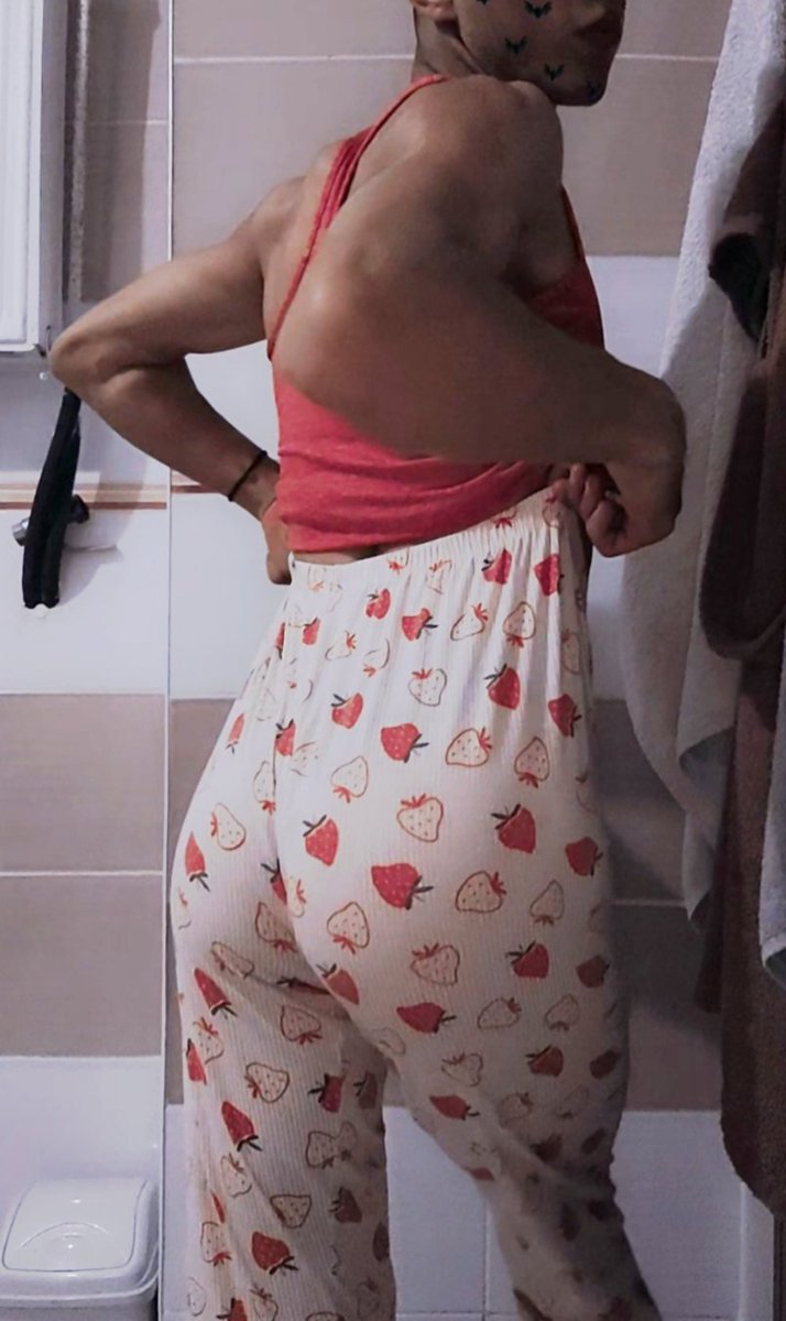 busrafmby's tweet photo. CroSSdresser 🏳️‍🌈 https://t.co/LQqXOBZnzj