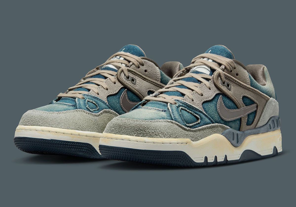 Sneaker News tweet media