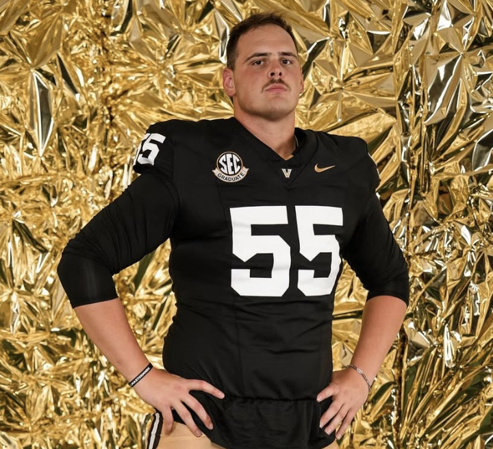 billyderrick10's tweet photo. #Vandy OL Bryce Henderson on playing South Carolina:
"Nobody really talks about the Commodores, and I think after we go in there and show these guys what's what, I think people are going to open their eyes up a little bit...All we know is we're gonna play our football, and we know that we can beat them and we're gonna go in there and do it."
