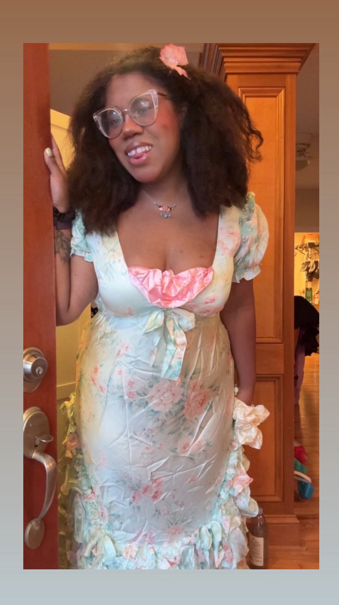 Felt cute, making it ur problem ☺️🧚🏽‍♀️