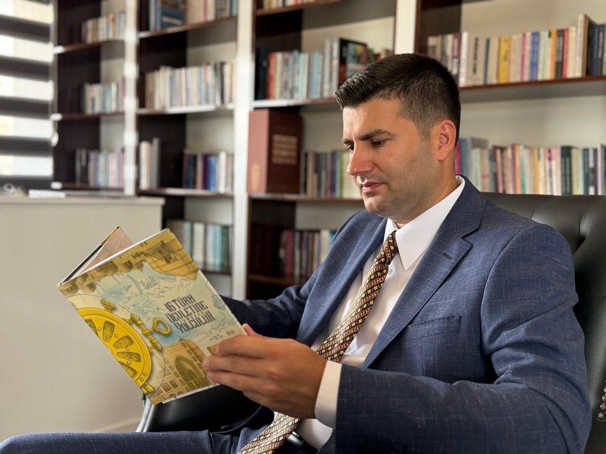 benguturktv's tweet photo. Ülkü Ocakları Genel Başkanı Ahmet Yiğit Yıldırım'dan ilgi gören paylaşım.

Ülkü Ocakları Genel Merkez Kütüphanesindeki birbirinden özgün eserler okurlarıyla buluşuyor...

@ayyildirim1 
@Ulku_Ocaklari https://t.co/q2Rc1juMXc