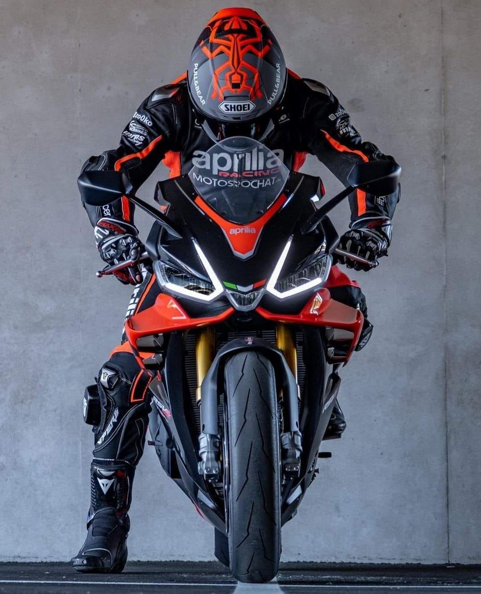 #Aprilia RSV4