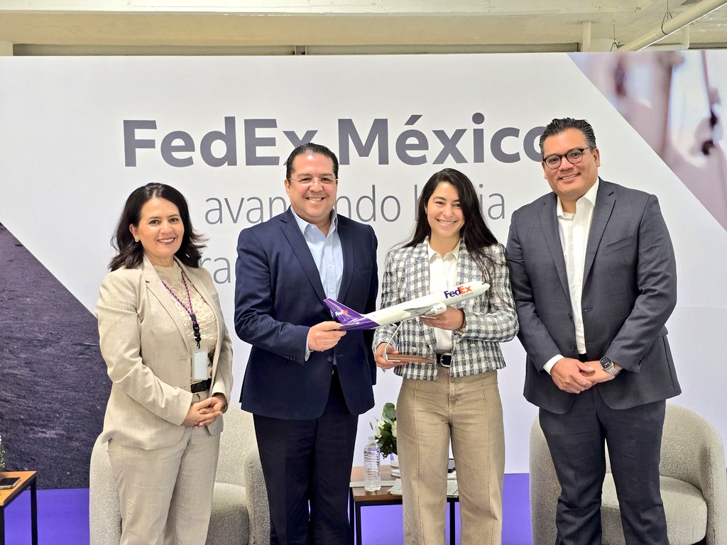 2/3 Como dijo Fangio, leyenda del automovilismo:

"Para llegar primero, primero hay que llegar."

En la Capital llegar significa hacerlo con justicia social, responsabilidad ambiental y visión de futuro.