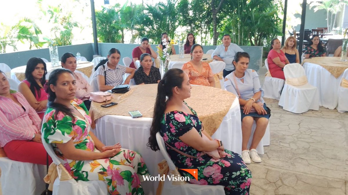 En El Paraíso, 41 mujeres culminaron su proceso en la Escuela de Liderazgo de Mujeres, fortaleciendo sus capacidades para generar impacto social y económico en sus comunidades.

#EmpoderamientoFemenino #THRIVEPlus #WorldVisionHonduras