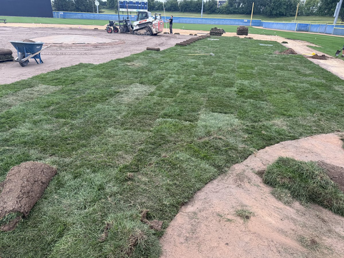 shakopeelegion's tweet image. Our field has some new grass!  Straight level lines are awesome! @TrinityLandSurv @bryanrock_RBDA  @shakopeeindians