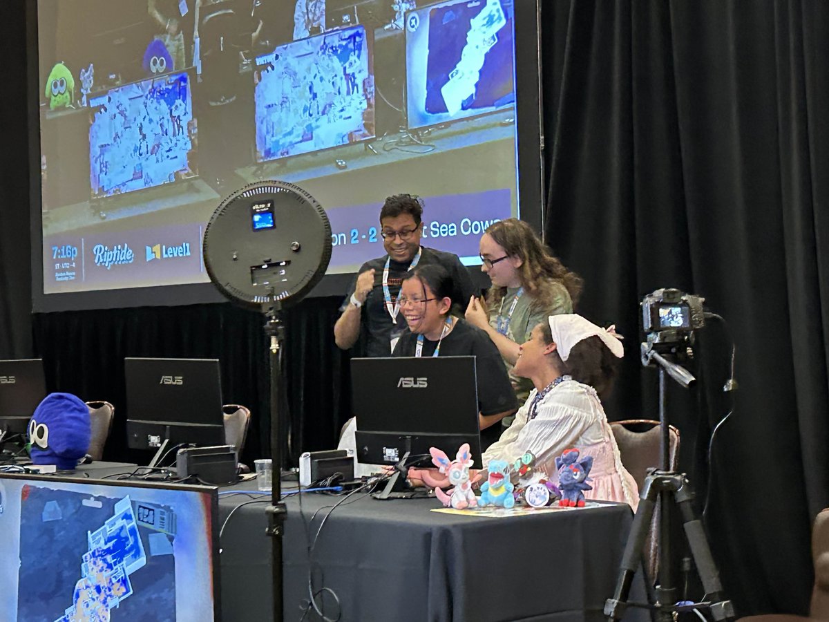 BFSC_spl's tweet image. We got top 24 in Main Bracket and 3rd in Collegiate Crews! GGs to everyone! We appreciate all the love and support we’ve gotten in the past few days❤️

Now we take a break so we can play silk sonic and rivals 🤩

(Also if anyone has videos/pics of us on main stage do send them!)