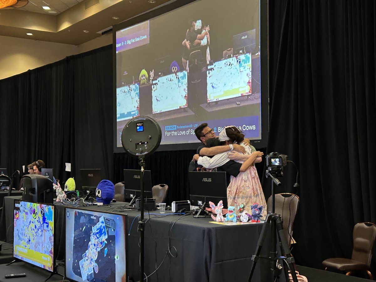 BFSC_spl's tweet image. We got top 24 in Main Bracket and 3rd in Collegiate Crews! GGs to everyone! We appreciate all the love and support we’ve gotten in the past few days❤️

Now we take a break so we can play silk sonic and rivals 🤩

(Also if anyone has videos/pics of us on main stage do send them!)