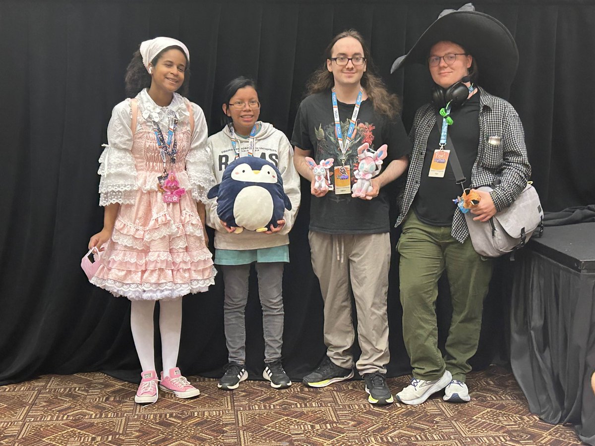 BFSC_spl's tweet image. We got top 24 in Main Bracket and 3rd in Collegiate Crews! GGs to everyone! We appreciate all the love and support we’ve gotten in the past few days❤️

Now we take a break so we can play silk sonic and rivals 🤩

(Also if anyone has videos/pics of us on main stage do send them!)