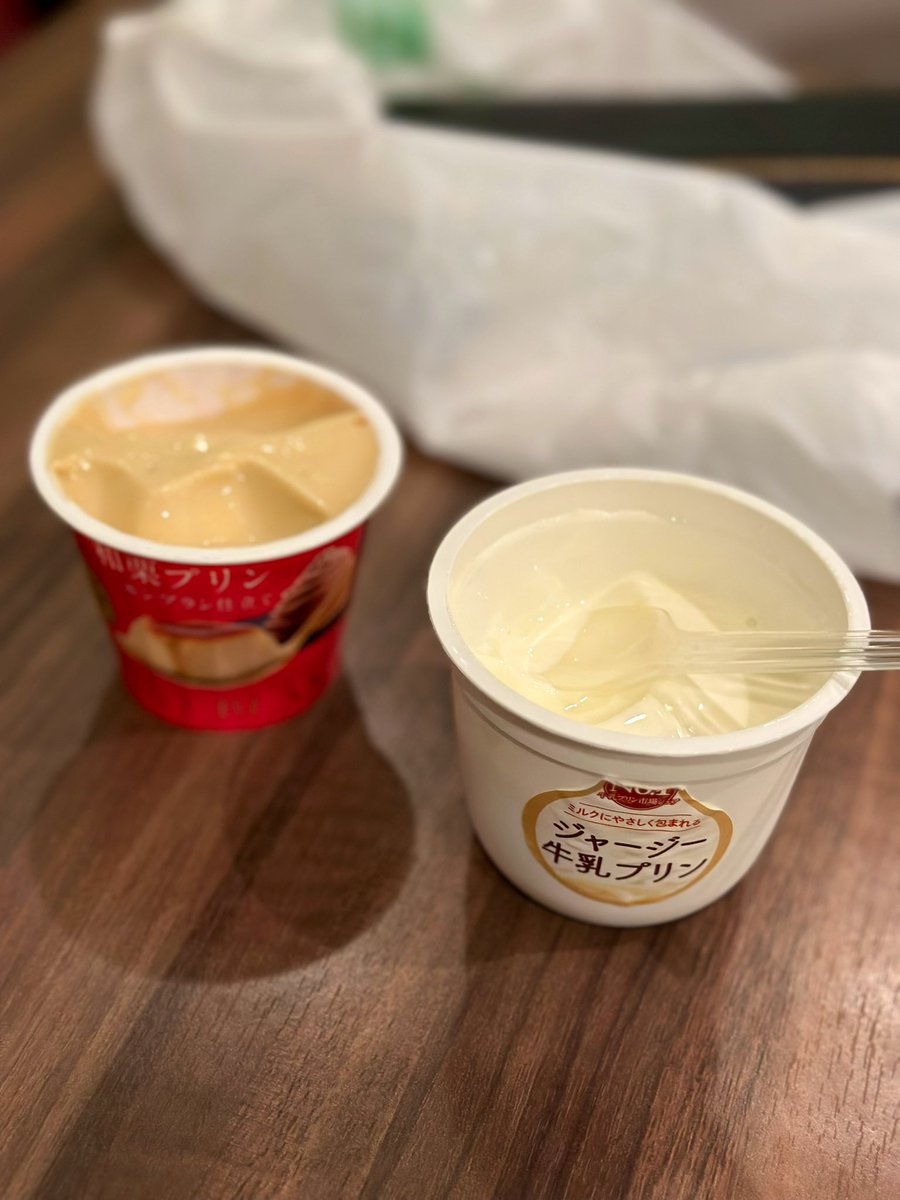 SLsengoku's tweet photo. 安心しろ！お前たち！
彼女なんていたら
こんな贅沢できないんだぜ！

交互に食べる！逆交互に食べる！
交互にた…ポトッ…

男性は膝から崩れ落ちた
そして静かに…眠った…。

ことを報告します。

おやすみーっ(^^)また明日！ https://t.co/487aHUi1HF
