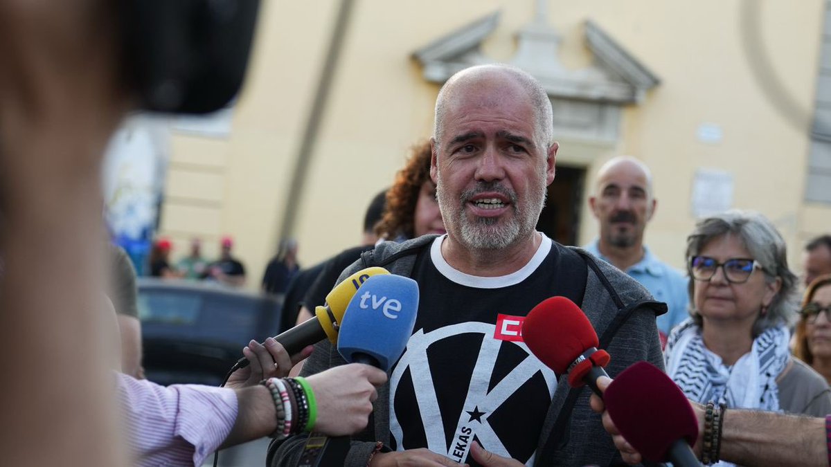 CCOO's tweet image. 🚨⚠️ Encierro de la ejecutiva de CCOO en el centro pastoral San Carlos Borromeo para exigir la reducción de la jornada laboral a 37,5 horas.

¡Es hora de reducir el tiempo de trabajo para vivir mejor!

No se puede seguir posponiendo, ¡el Parlamento tiene que escuchar a la gente!…