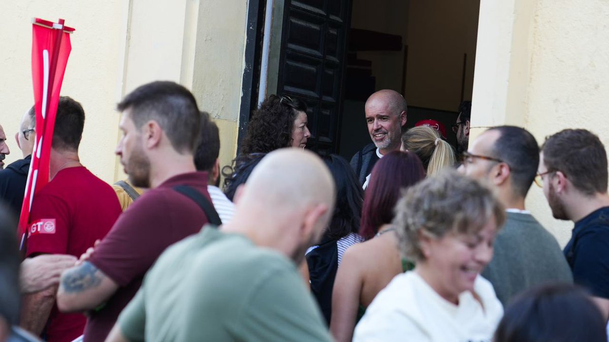 CCOO's tweet image. 🚨⚠️ Encierro de la ejecutiva de CCOO en el centro pastoral San Carlos Borromeo para exigir la reducción de la jornada laboral a 37,5 horas.

¡Es hora de reducir el tiempo de trabajo para vivir mejor!

No se puede seguir posponiendo, ¡el Parlamento tiene que escuchar a la gente!…