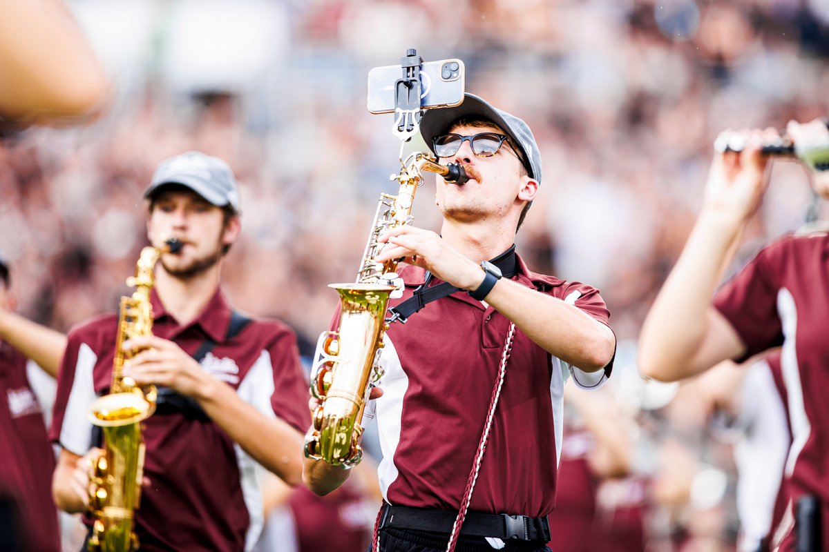 msstate's tweet photo. Introducing the 2025 Famous Maroon Band...

🎵 425 members
🔢 Median GPA 3.6
📚 Top College: Engineering
📈 150+ with ACT score of 30 or higher
🎼 One incredible sound https://t.co/HXhhKkGES2