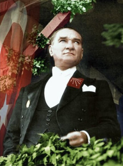 “Benim iki büyük eserim var; biri Türkiye Cumhuriyeti, diğeri Cumhuriyet Halk Partisi’dir.” 

Mustafa Kemal Atatürk

Ata’mızın emaneti, Cumhuriyet Halk Partisin 102. Kuruluş yıl dönümü kutlu olsun. 🇹🇷