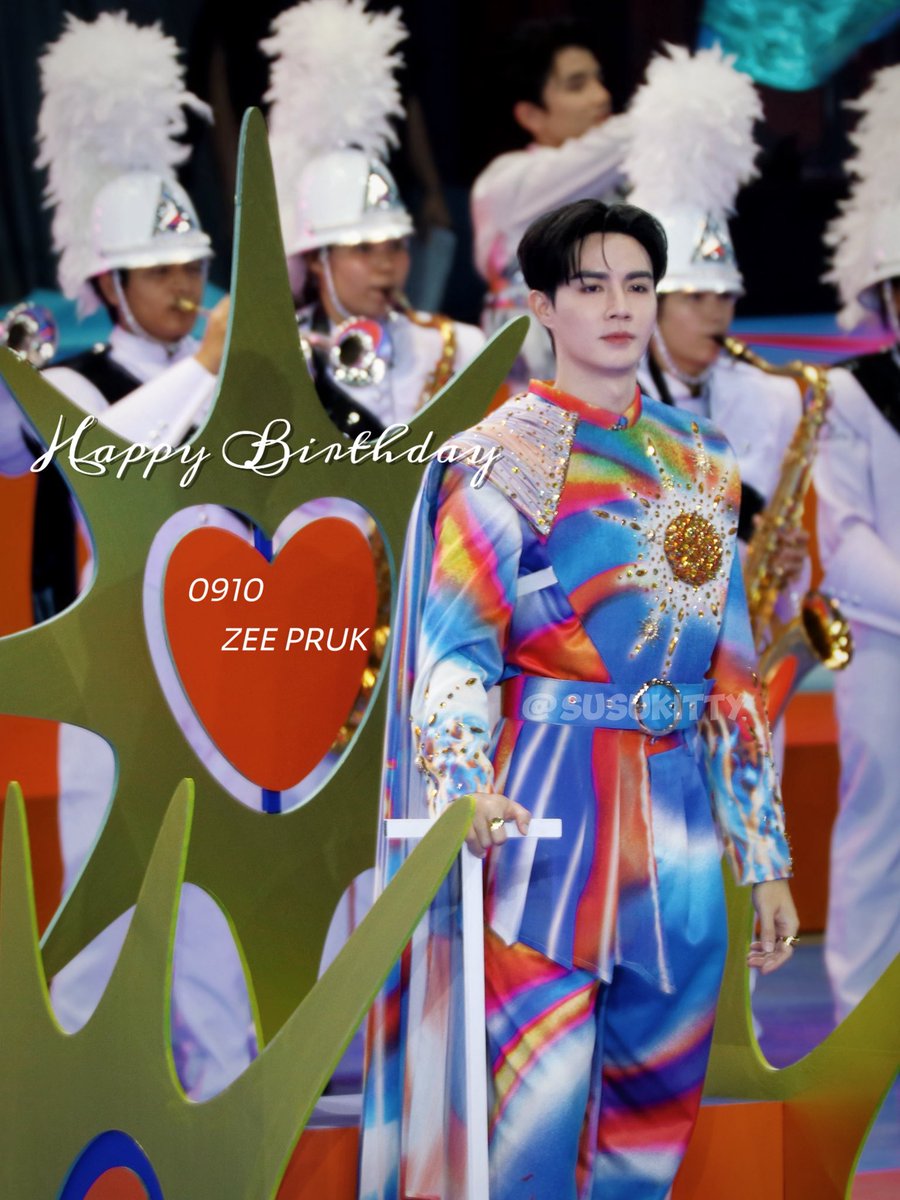 Kitty23913081's tweet photo. Only hope u happy and healthy 

 #HappyShiningZeeDay
@zee_pruk https://t.co/vJoZR4wwBe