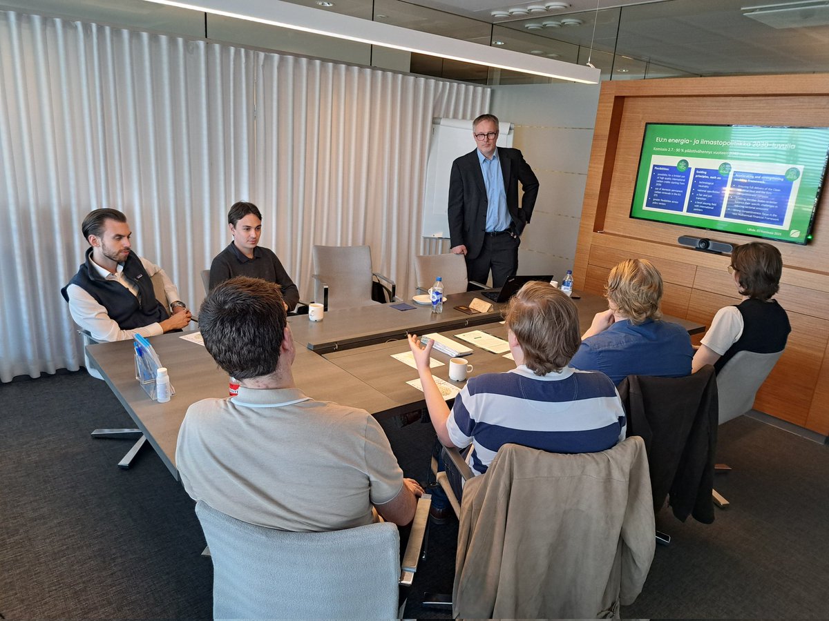 Kiitos käynnistä tänään <a href="/bioenergiary/">Bioenergia ry</a> luona sekä keskusteluista #bioenergia #biohiili ja #ccus teemoista <a href="/Kokoomusnuoret/">Kokoomusnuoret</a> ympäristö ja yhdyskuntapolitiikan verkosto. Eteenpäin, olkoon yhteinen tavoite.