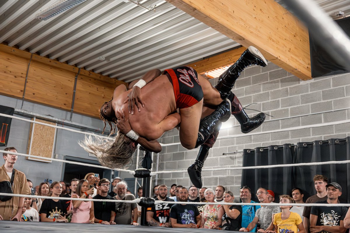 bodyzoi's tweet image. 🔥 BODYZOI REBORN 🔥

GENERATION CLASH 
Charlie Sterling vs Ricky Sosa

📸: @gdphotographyde