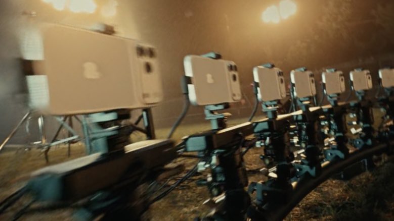 Having actual “genlock” on iPhone 17 Pro is kinda wild — that level of multi-camera synchronization makes it perfect for bullet time and 3d gaussian splatting rigs.