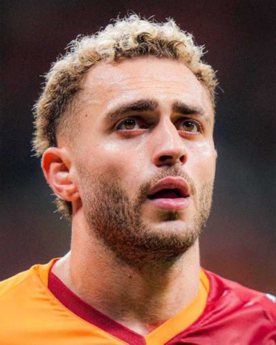 Sonuna kadar seninleyiz kardeşim. 💛❤️
Barış Alper Yılmaz Galatasaray'ın öz evladıdır. Döneklerin gündemine kamuflaj yapılamaz.