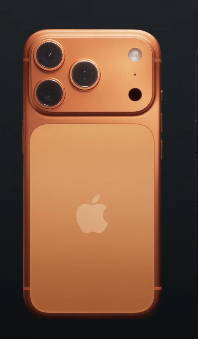 Faraj_II's tweet photo. Hmmm 🤔😂 #AppleEvent https://t.co/4qYWlwRwrE