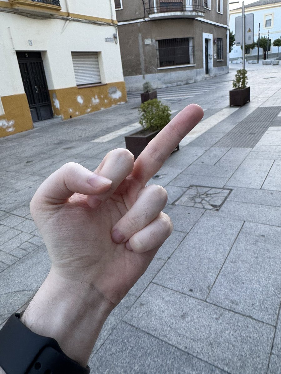 Sergidhmup tweet media