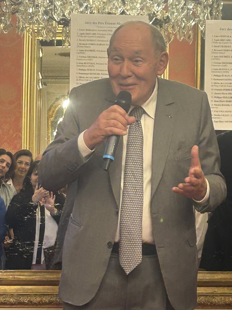 isabelle_blin's tweet image. Prix Étienne Marcel 2025 ouvert par Monsieur Cohen-Hadad qui remet un prix d’honneur à Monsieur Rene Ricol pour son parcours exceptionnel. Il a sauvé 140.000 emplois pendant certaines périodes ainsi que Marie-Luce Godinot pour son engagement au quotidien.