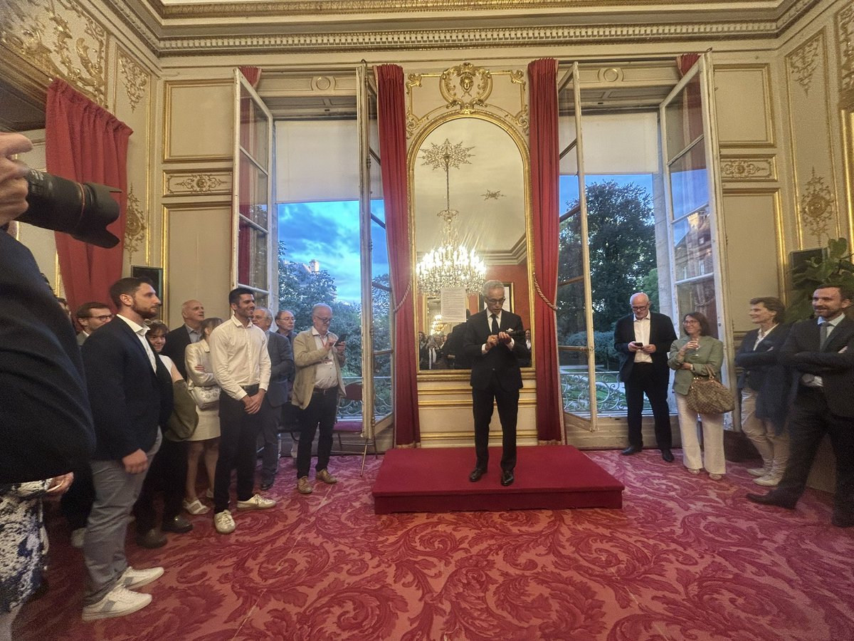 isabelle_blin's tweet image. Prix Étienne Marcel 2025 ouvert par Monsieur Cohen-Hadad qui remet un prix d’honneur à Monsieur Rene Ricol pour son parcours exceptionnel. Il a sauvé 140.000 emplois pendant certaines périodes ainsi que Marie-Luce Godinot pour son engagement au quotidien.