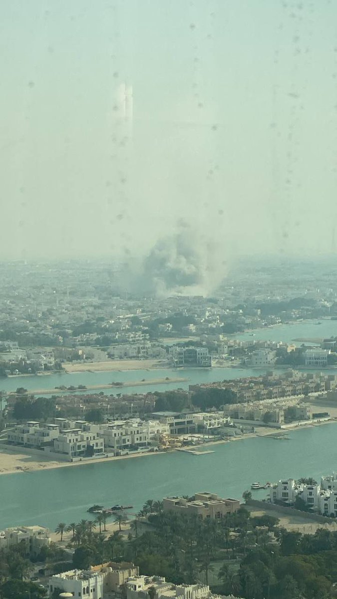 جرائم حرب مستمرة

الكيان الصهيوني يشن هجمات إرهابية خلال أقل من 24 ساعة فقط على:
#فلسطين 🇵🇸
#لبنان 🇱🇧
#سوريا 🇸🇾
#تونس 🇹🇳
والآن… #قطر 🇶🇦
وقبل أيام #اليمن 🇾🇪

الكيان لم يكتفي بجرائم الإبادة في غزة، بل توسع ليقصف عواصم عربية، وينشر الموت والدمار في كل مكان، وسط تخاذل دولي مريب