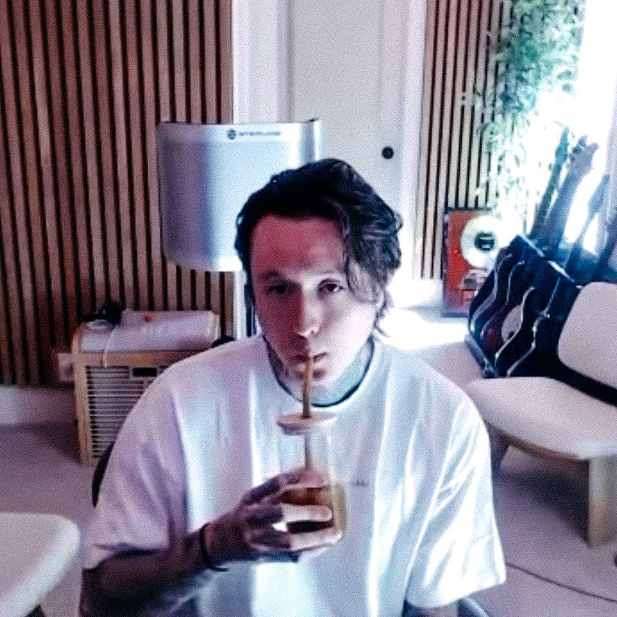 concrete_kay's tweet image. Look who i found!