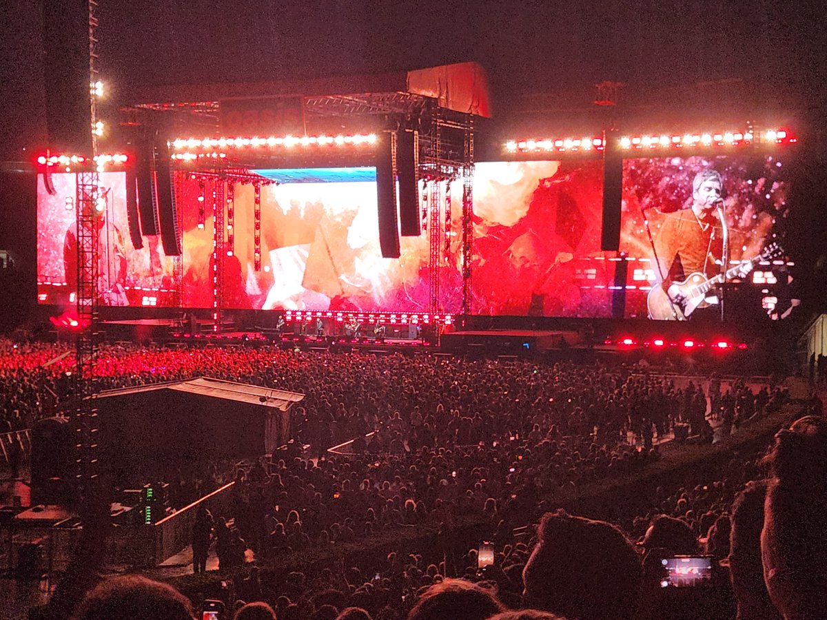 RyanLRitchie's tweet image. I reviewed an @oasis show. Kind of.

open.substack.com/pub/ryanritchi…