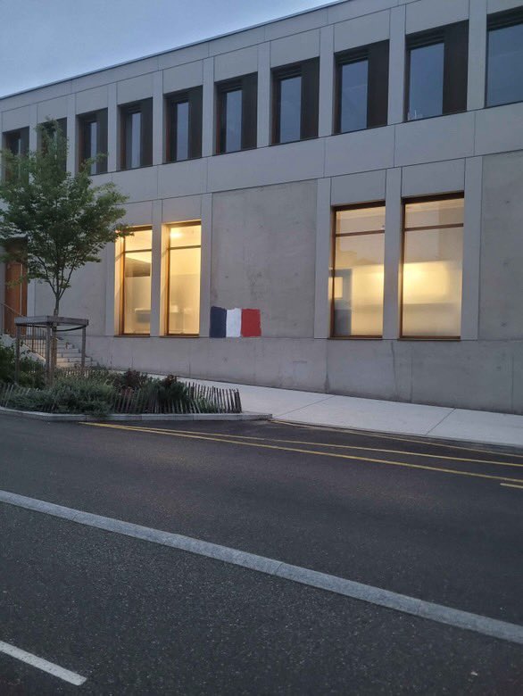 David Alaime (@davidalaime) on Twitter photo 🚨 EXCLU : ALERTE DRAPEAU 🚨
Des drapeaux FRANÇAIS ont été peints un peu PARTOUT dans Saint-Etienne pour l’ #OpérationTricolore. <a href="/Frontieresmedia/">Frontières</a> 🚨 EXCLU : ALERTE DRAPEAU 🚨
Des drapeaux FRANÇAIS ont été peints un peu PARTOUT dans Saint-Etienne pour l’ #OpérationTricolore. <a href="/Frontieresmedia/">Frontières</a>