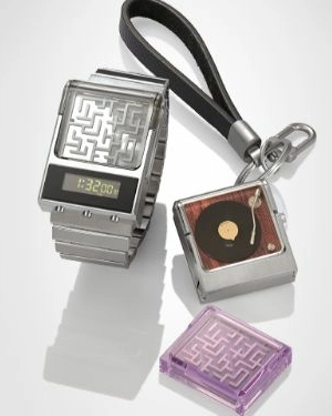 WatchDNA's tweet image. ✨ Watches that tell stories! The 42nd HK Design Competition featured "FREEZE," a dial that reveals its mechanics, &amp;amp; "Aspire," with moving growth beads.

Explore the art: WatchDNA.com/HongKong-Fair

#HKWatchFair #WatchDesign #WatchDNA