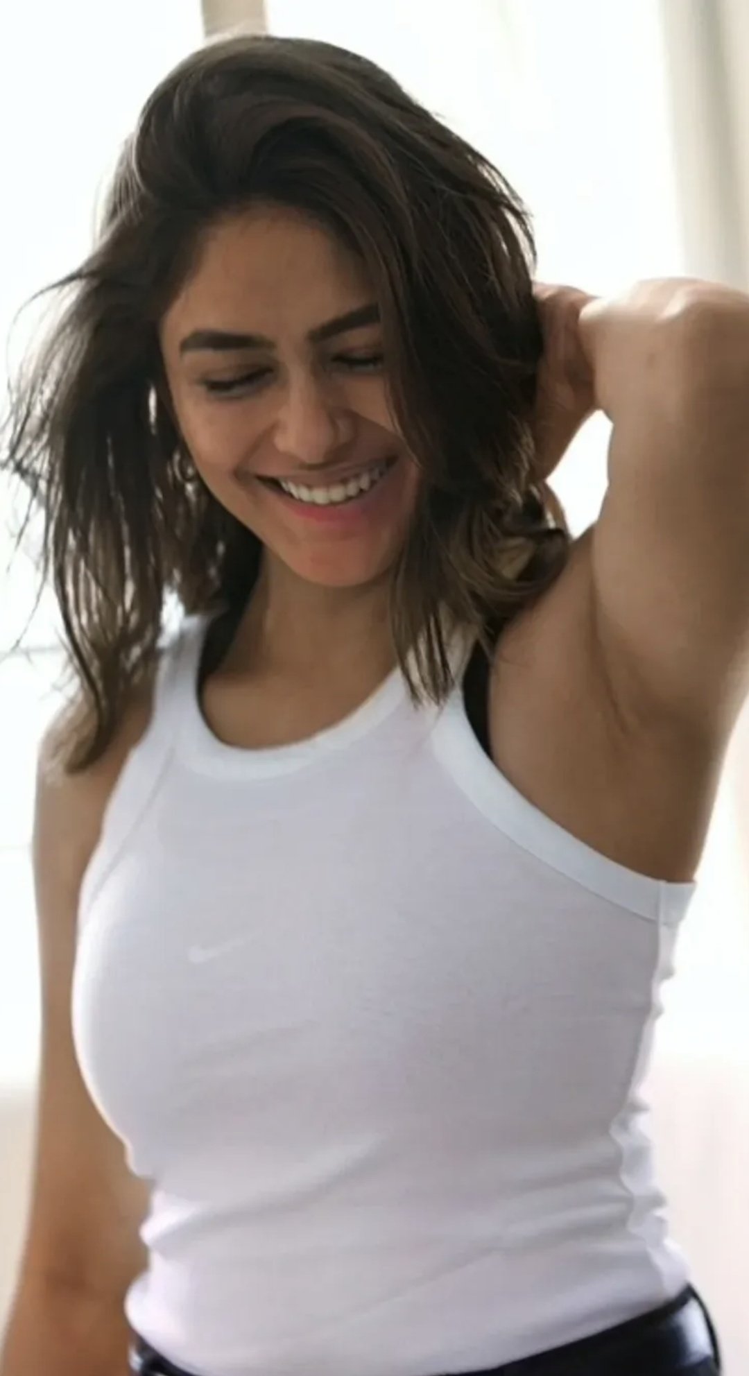 Image Mrunal Thakur – The Most Beautiful Indian Actress of This Generation | iiQ8 Heroine