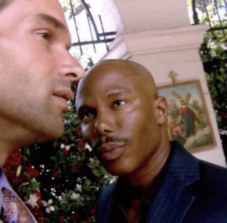 لازم اغير شخصيتي