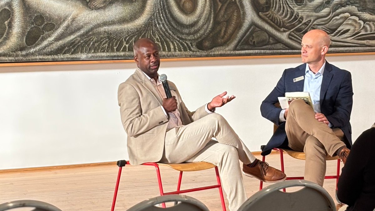 Last night <a href="/RiceRPLC/">Religion and Public Life Center</a> kicked off its Fall 2025 Religious &amp; Civic Leader Gathering at <a href="/TexasSouthernU/">tsu</a>. Jason E Shelton joined Todd Ferguson for a timely convo on The Contemporary Black Church—and how shifting demographics &amp; faith identities shape U.S. public life.