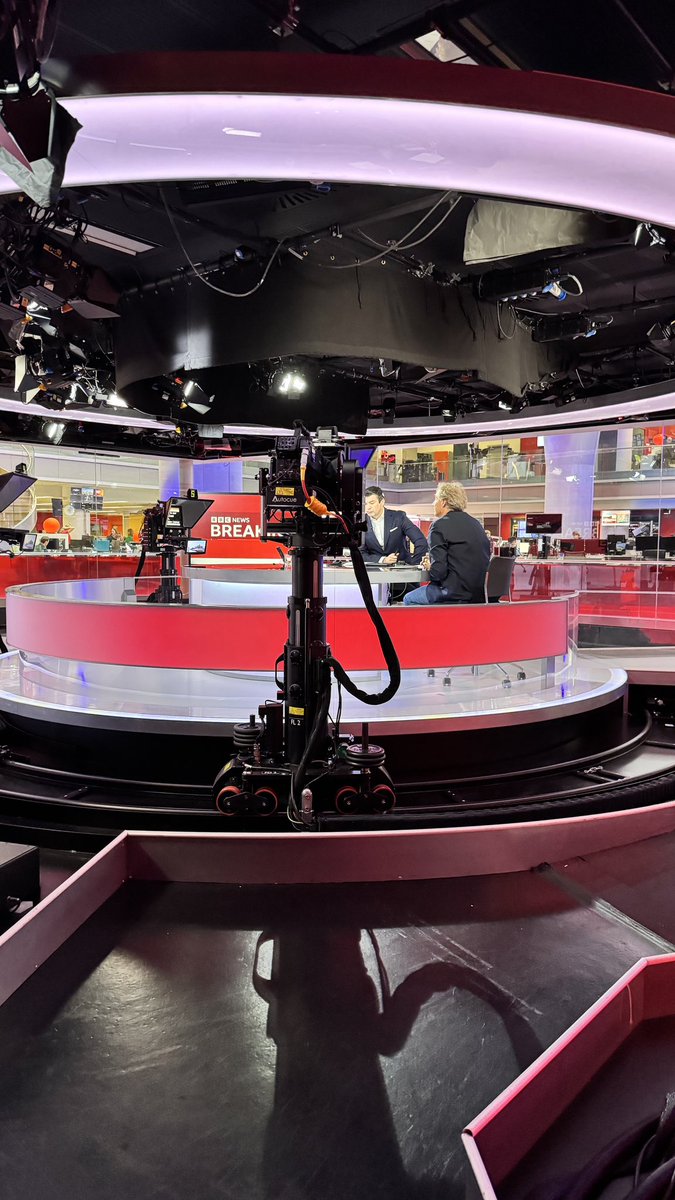 Back on air w/ a 10min brief at 2035hrs questioning: how IDF strike aircraft got close to drop precision munitions on Qatar. Route and airspace considerations; types of aircraft and weapons used; Qatar quick reaction alert assets; and battle space deconfliction? <a href="/BBCWorld/">BBC News (World)</a>