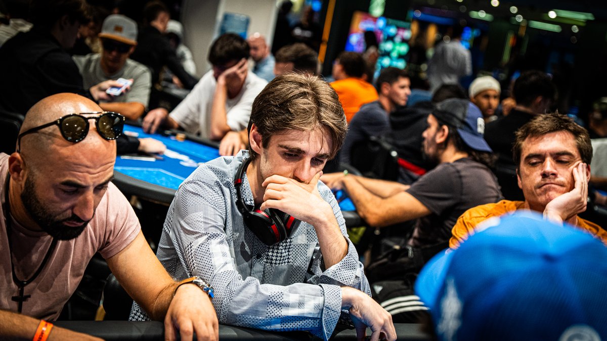 ♠️♥️ SIN PAUSA LOW EDITION - #LowSeries ♦️♣️

Recuerda que puedes visitar nuestra web para ver todas las fotos de las LOW SERIES 📸

En nuestro link: casinobarcelona.com/galerias-poker…

NIVEL 7
JUGADORES 150/258
CIEGAS 300-600/600

By <a href="/CasinoBCNes/">CasinoBarcelona.es 📱</a> || <a href="/CasinoBarcelona/">Casino Barcelona</a>