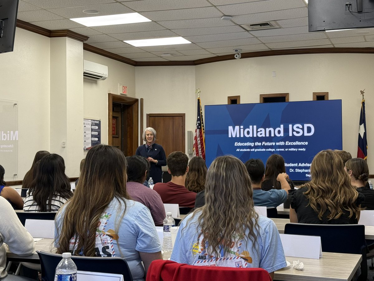 Midland_ISD's tweet image. Our Superintendent’s Student Advisory Council met this morning to provide valuable feedback and hear important updates from district departments. We appreciate our student leaders for sharing their voices and helping shape the future of MISD! #StudentExperience #MISDProud 📚