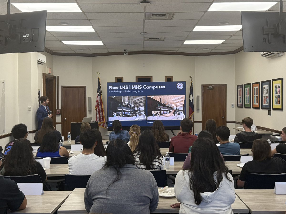 Midland_ISD's tweet image. Our Superintendent’s Student Advisory Council met this morning to provide valuable feedback and hear important updates from district departments. We appreciate our student leaders for sharing their voices and helping shape the future of MISD! #StudentExperience #MISDProud 📚