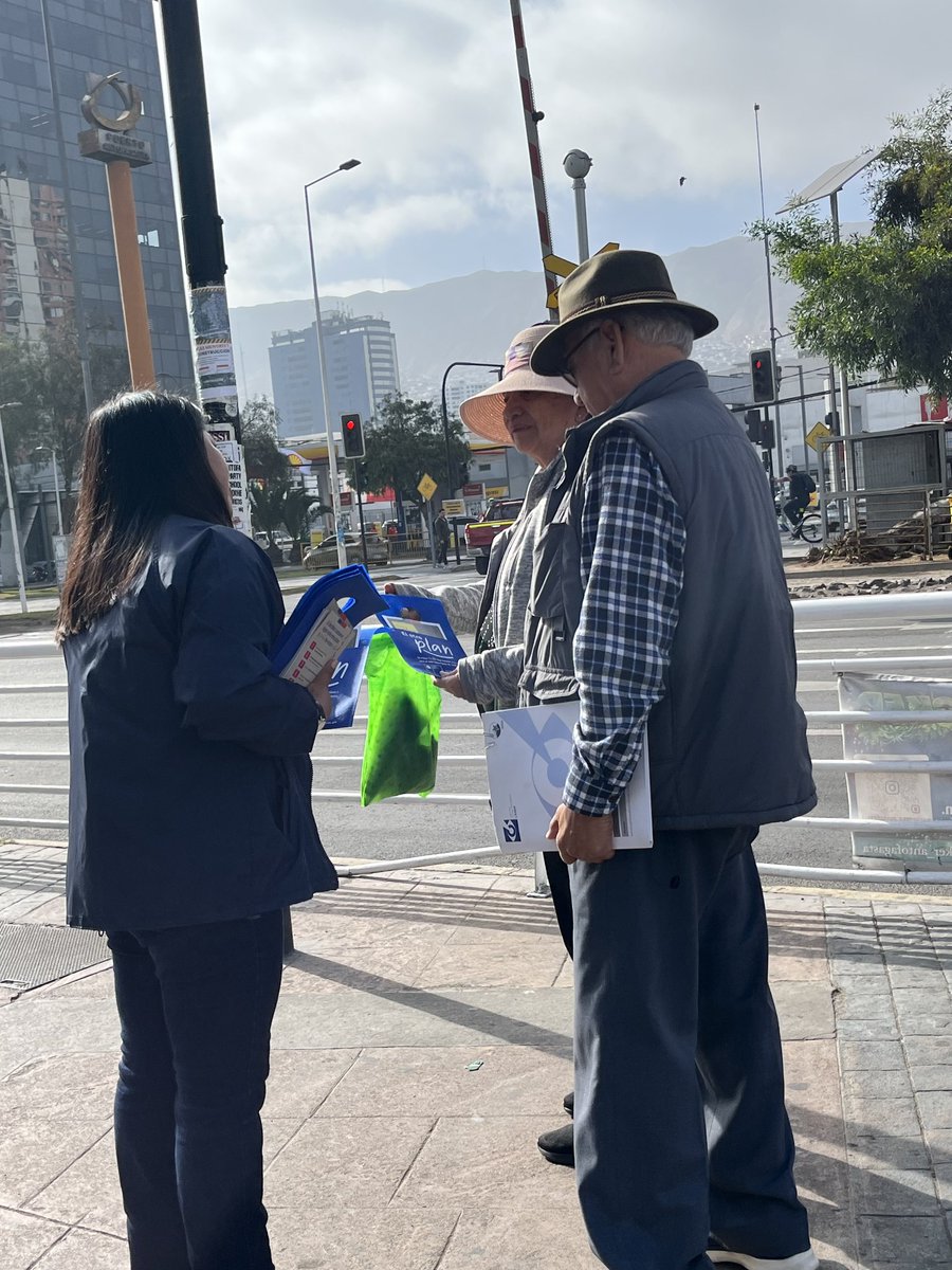 Hoy junto a Delegación Presidencial Regional de #Antofagasta, autoridades, <a href="/CarabAntof/">Carabineros Región de Antofagasta</a> y SENDA Previene sensibilizamos a conductores y ciudadanía 🚗👨‍👩‍👧‍👦 con la campaña #ElOtroPlan y recomendaciones para cuidarse y celebrar estas Fiestas Patrias 🇨🇱 con responsabilidad.
#Prevención