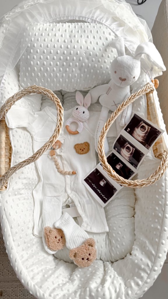 2avilli's tweet image. اللّهم سهل عليّ ماتبقى من حملي
و هون عليّ ولادتي ، وسهل لي ما أخاف منه
اللّهم تمم فرحتي، وارزقني لذة إحتضان
جنيني بصحة وعافية🤍