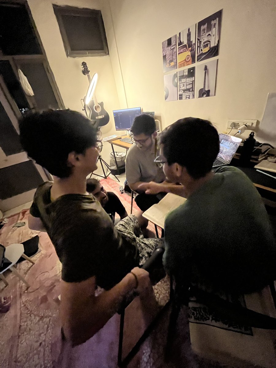 brocodier's tweet image. Had @Rishi2220 elaborate the nuances of backend architecture to us petty GDGC members 😅

The depth of the guys knowledge 👌 is insane 🤯