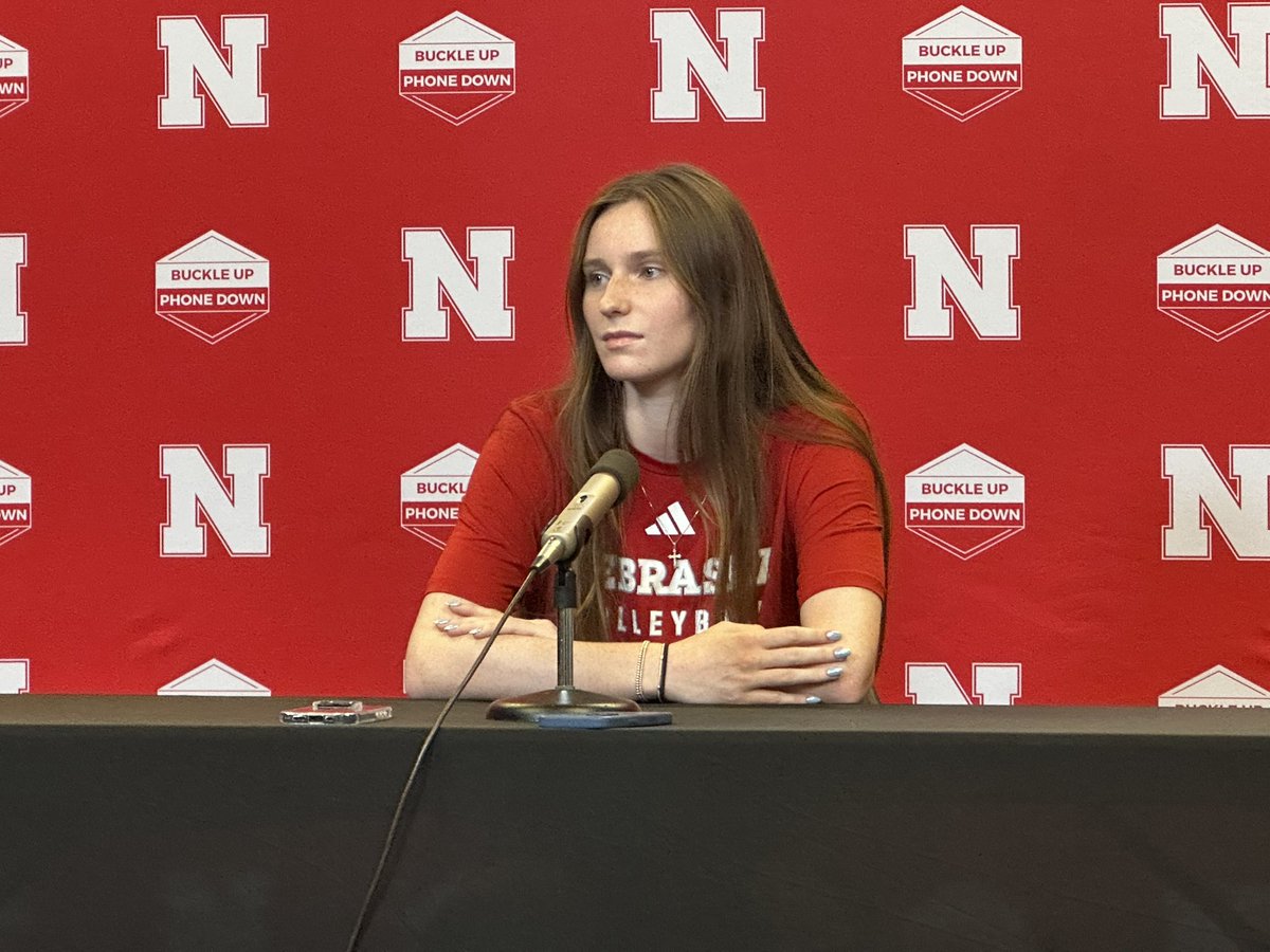 randysilvertv's tweet image. “I have been working on consistency with hitters! I’m learning from Campbell just let it fly with confidence on my sets.”

Full clips from All-American Setter Bergen Reilly coming later!

#huskersvb #cornhuskers #gobigred